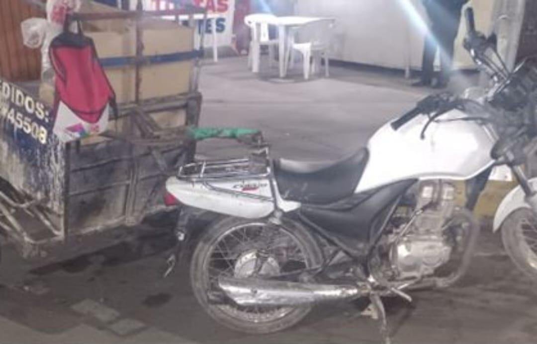 Detienen a sujetos por robo de tapas metálicas de coladeras y registros